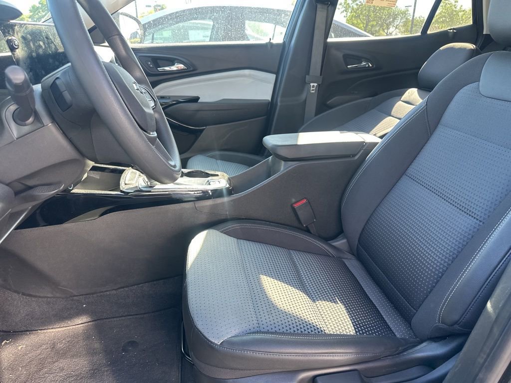 Used 2025 Chevrolet Trax LT image 10