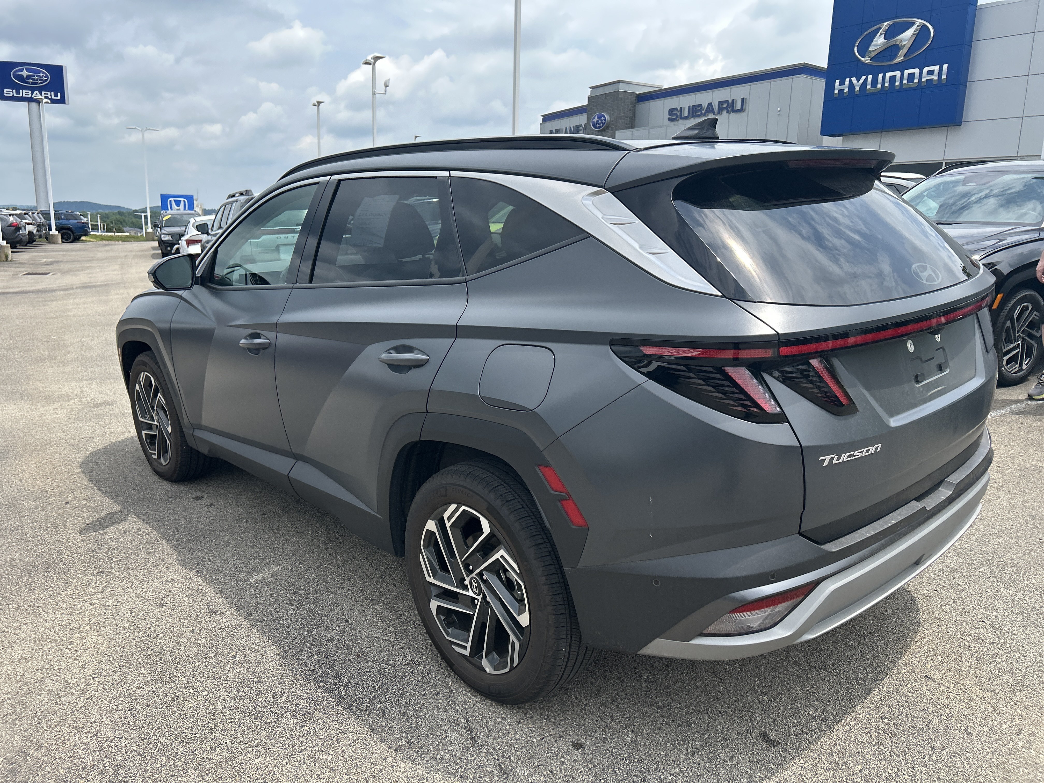 Used 2025 Hyundai Tucson Limited AWD/4WD image 5