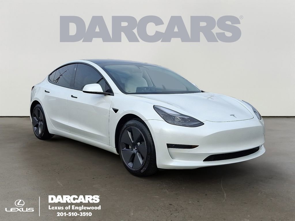Used 2021 Tesla Model 3 Standard Range Plus image 1