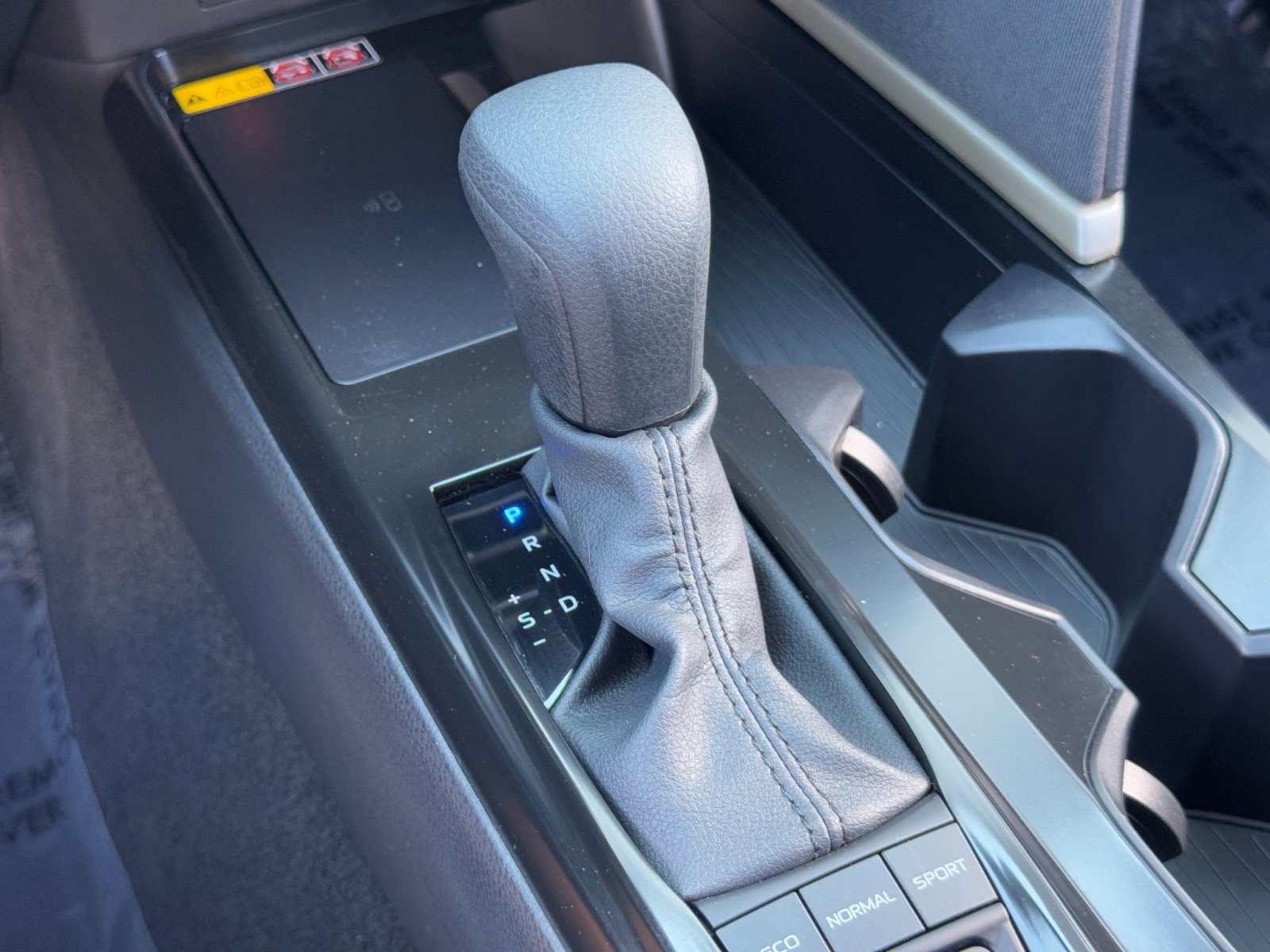 Used 2025 Toyota Camry LE w/ Convenience Package image 28