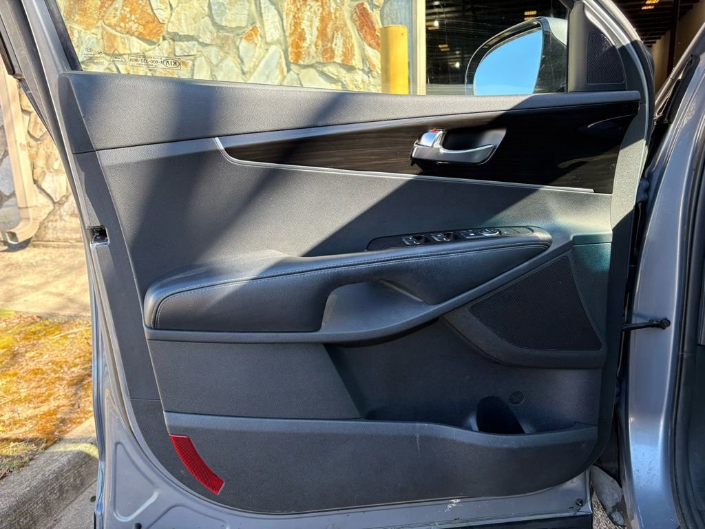 Used 2019 Kia Sorento L FWD image 16