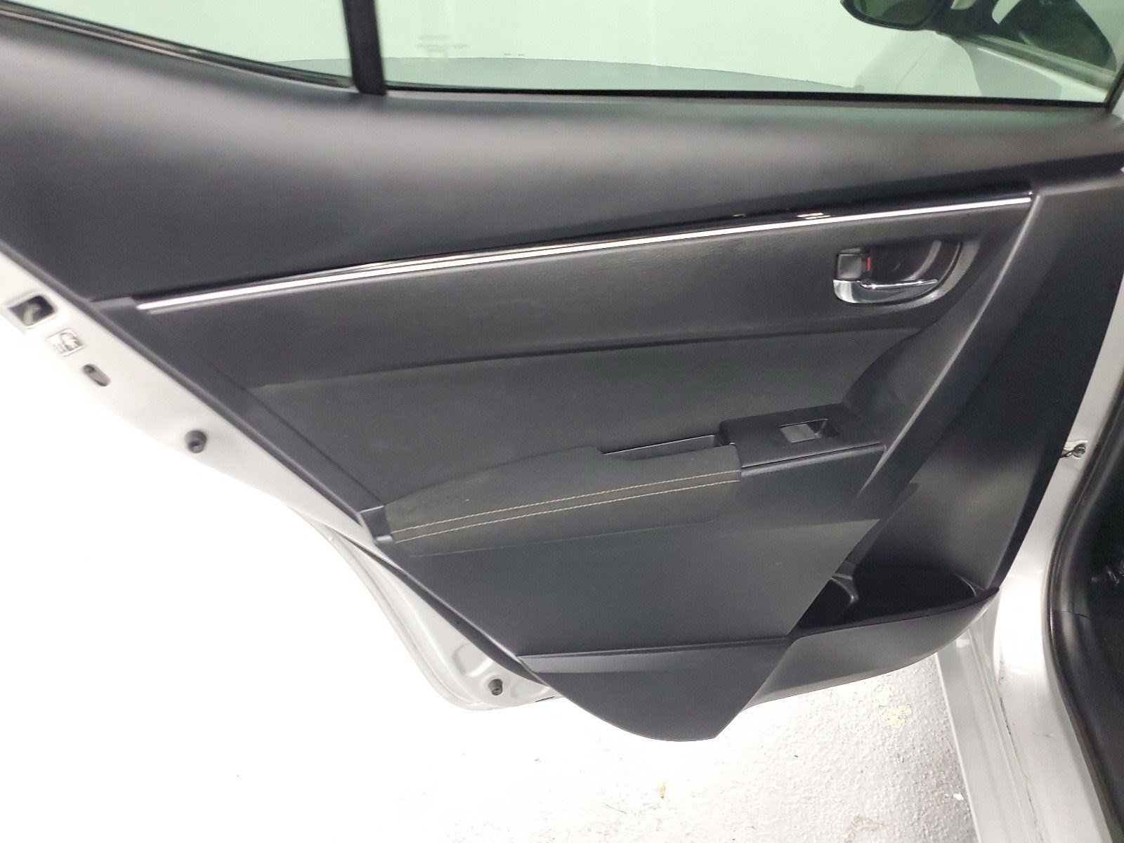 Used 2019 Toyota Corolla LE FWD image 18