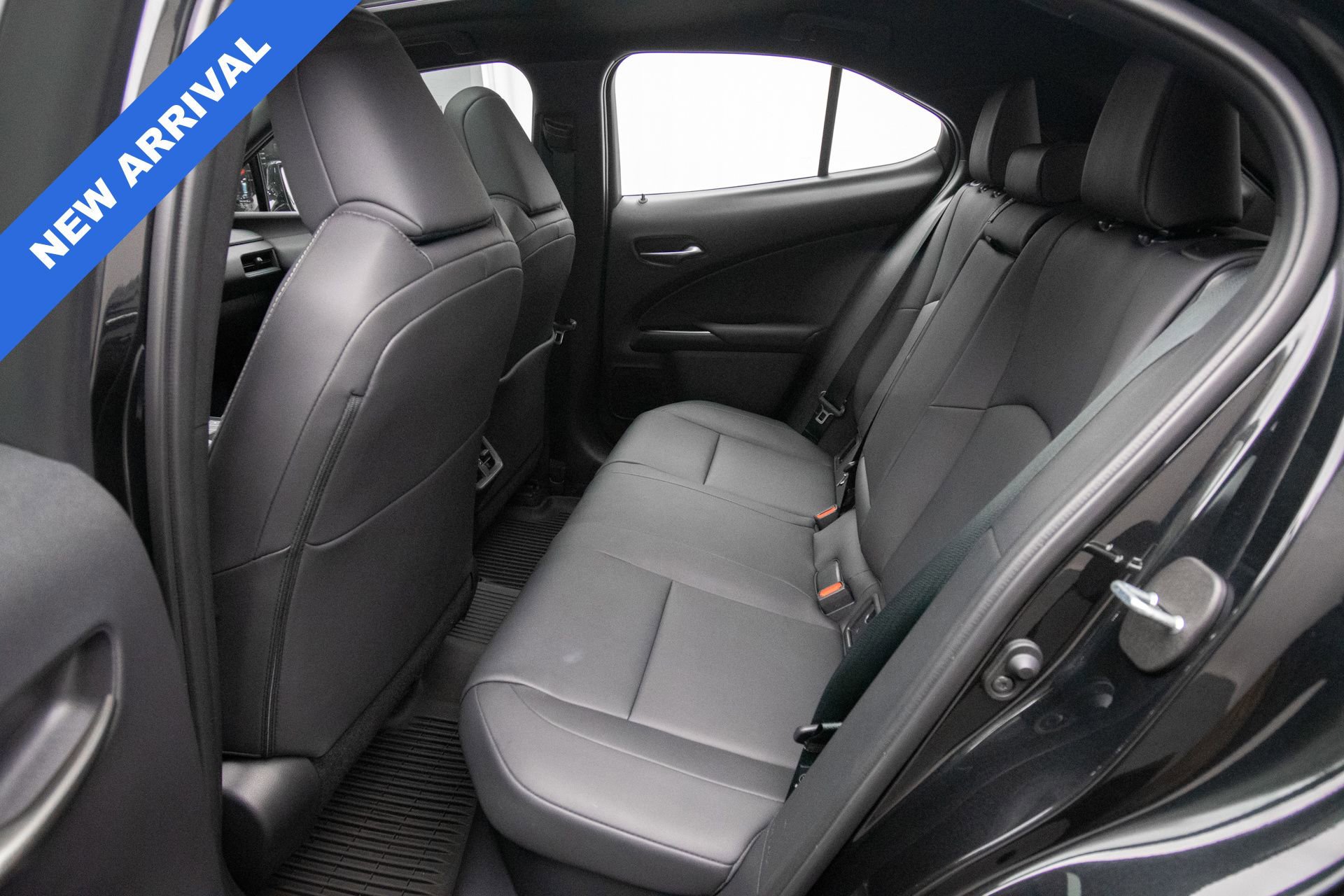 Used 2023 Lexus UX 250h AWD w/ Premium Package image 18