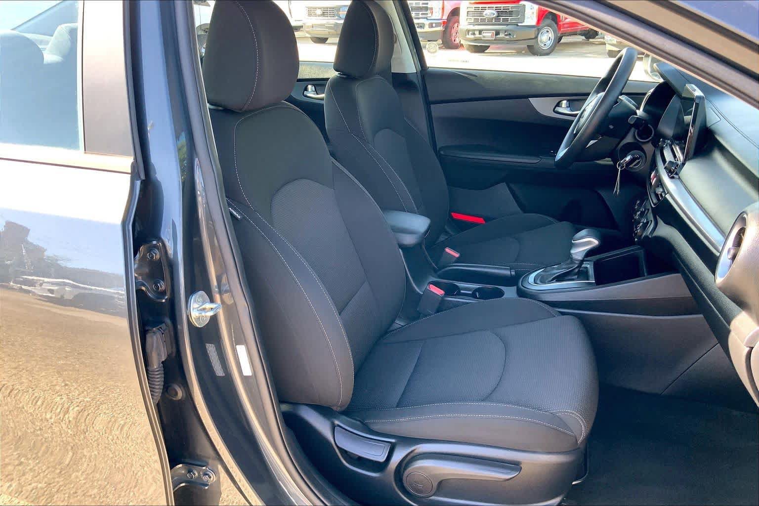 Used 2021 Kia Forte LXS FWD image 17