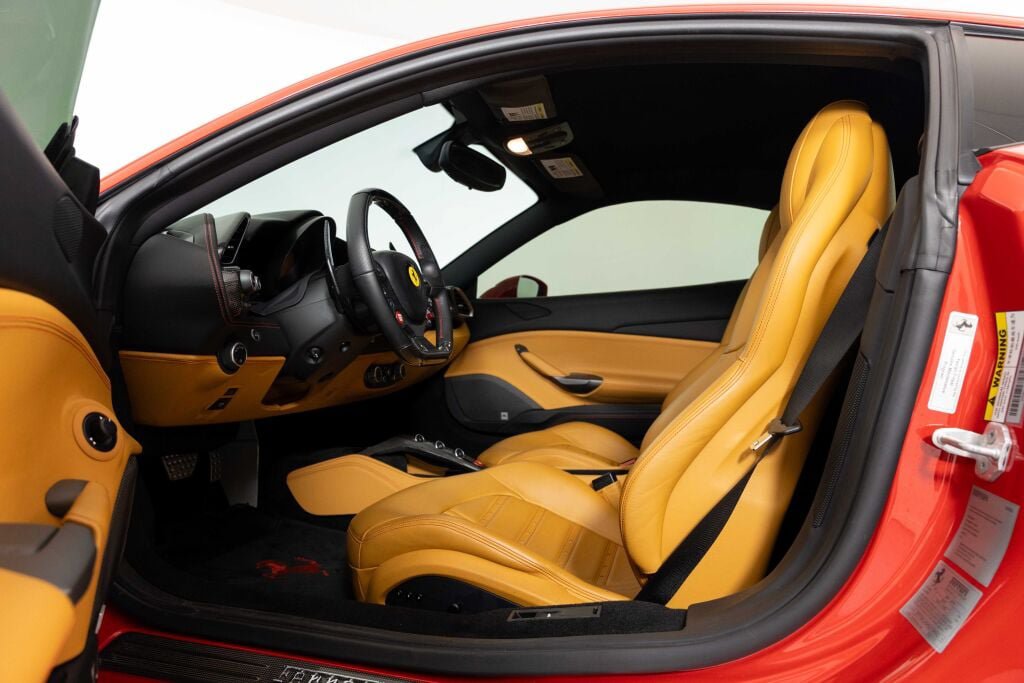 Used 2017 Ferrari 488 GTB RWD image 40