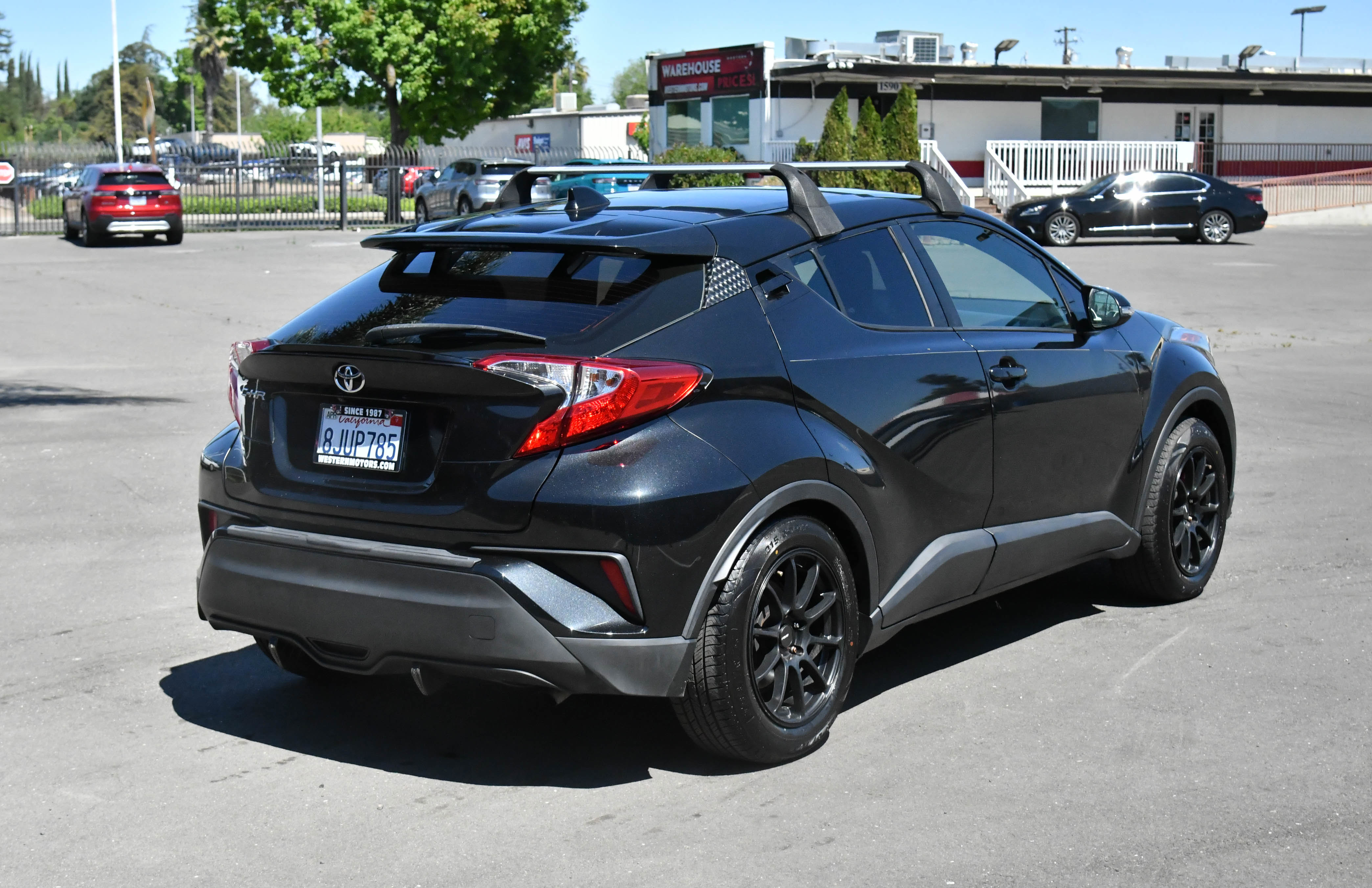 Used 2019 Toyota C-HR LE image 8