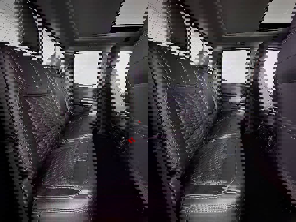 New 2026 Ford F250 Lariat w/ Black Appearance Package image 34