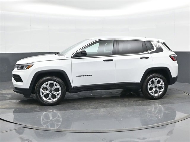 Used 2025 Jeep Compass Sport w/ Mopar Graphics Package image 10