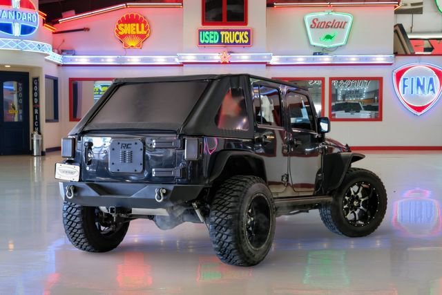Used 2017 Jeep Wrangler Unlimited Willys image 3