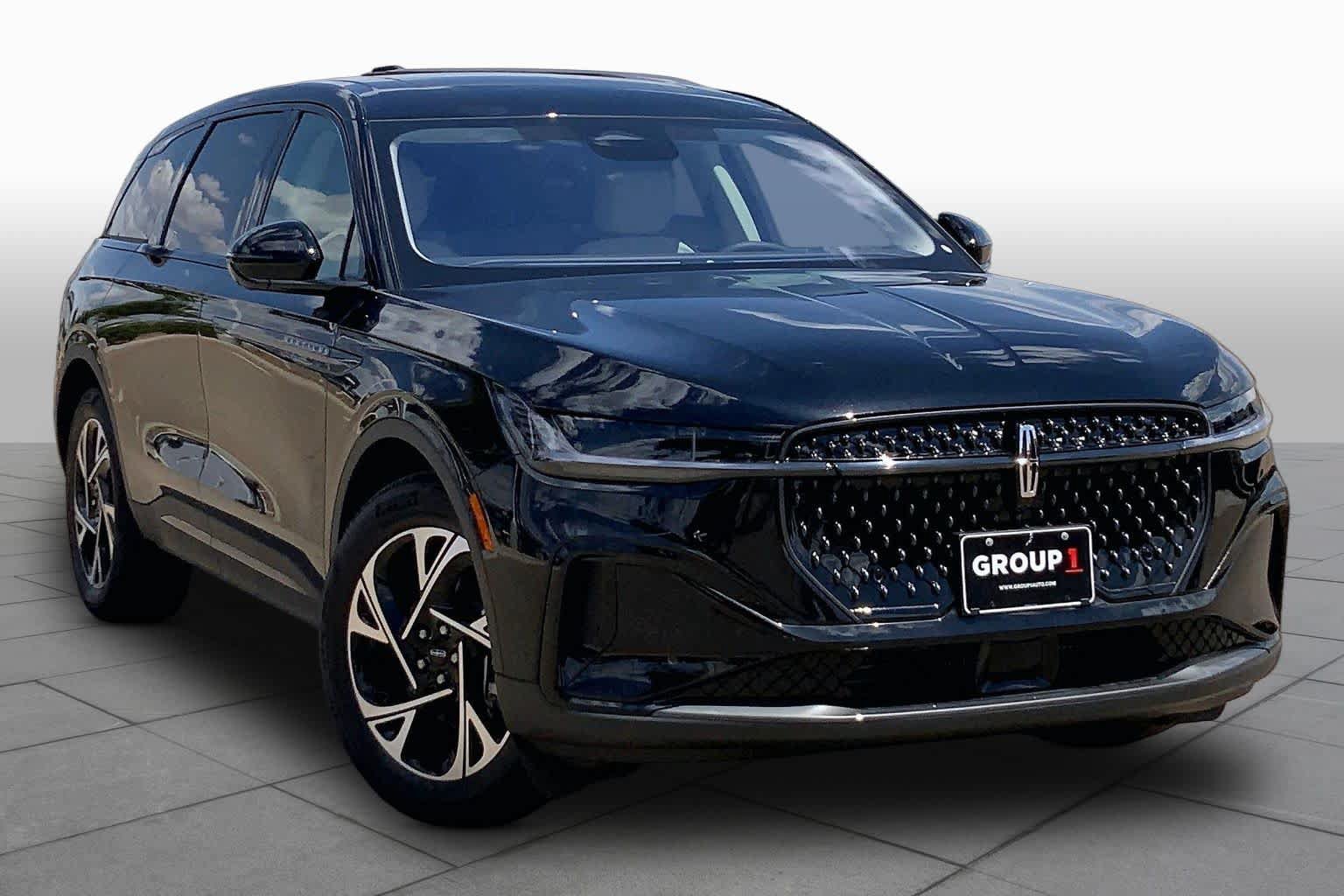 New 2026 Lincoln Nautilus Premier w/ Equipment Group 102A AWD/4WD image 2