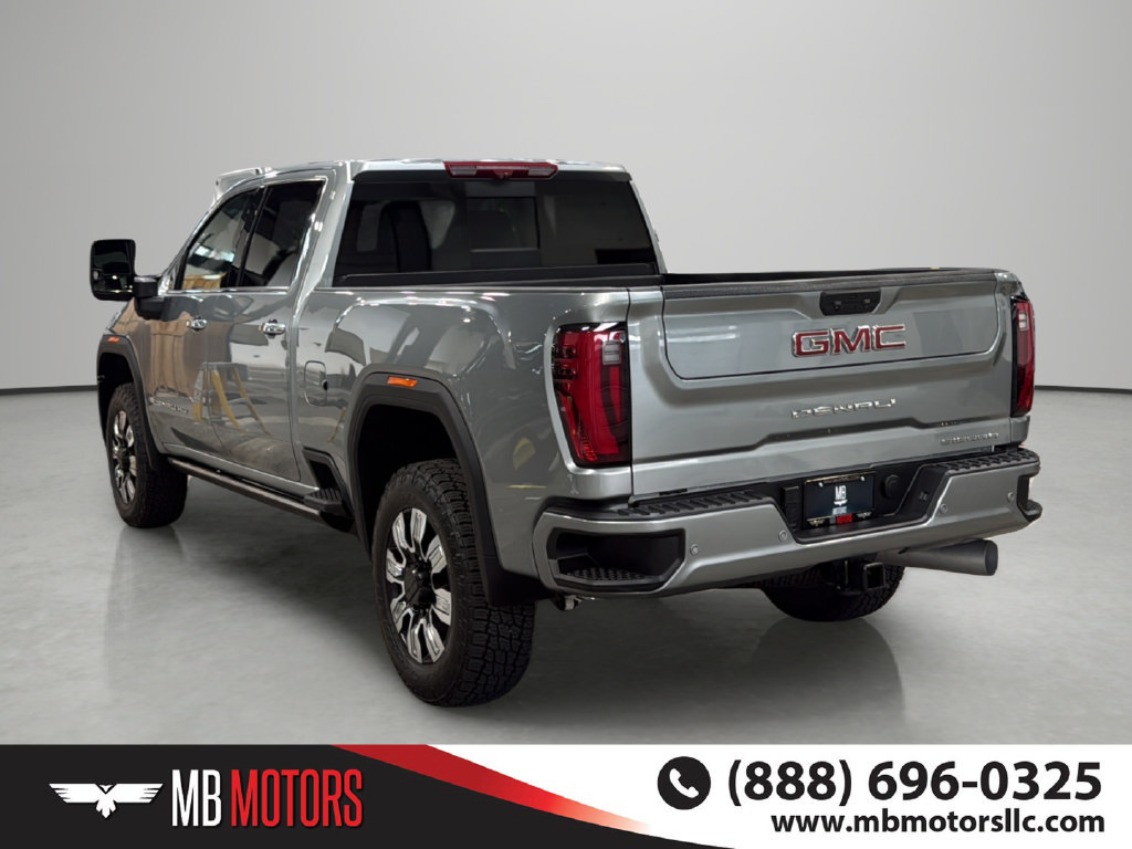 Used 2024 GMC Sierra 3500 Denali w/ Denali Reserve Package AWD/4WD image 3