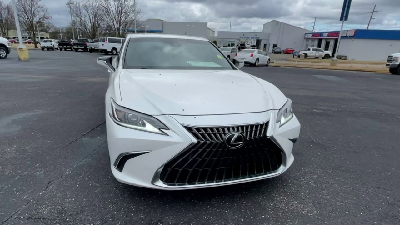 Used 2022 Lexus ES 350 w/ Premium Package FWD image 3