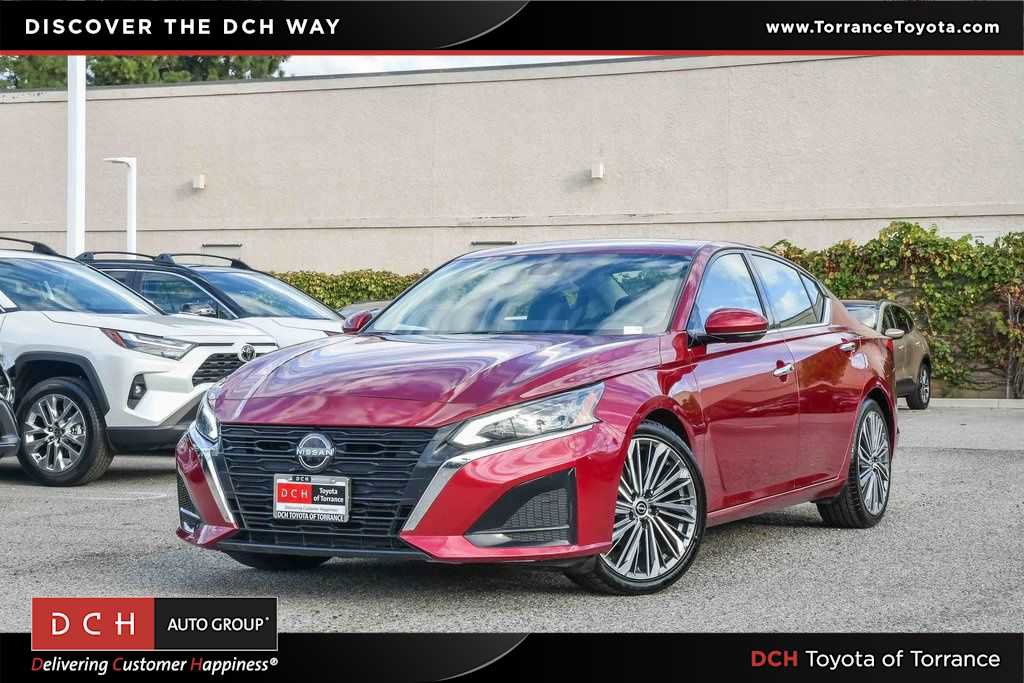 Used 2023 Nissan Altima 2.5 SL FWD image 1