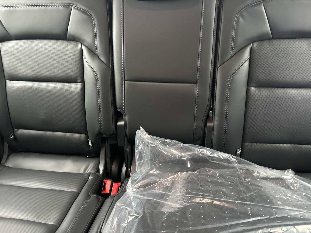 New 2026 Lincoln Navigator Premiere AWD/4WD image 14