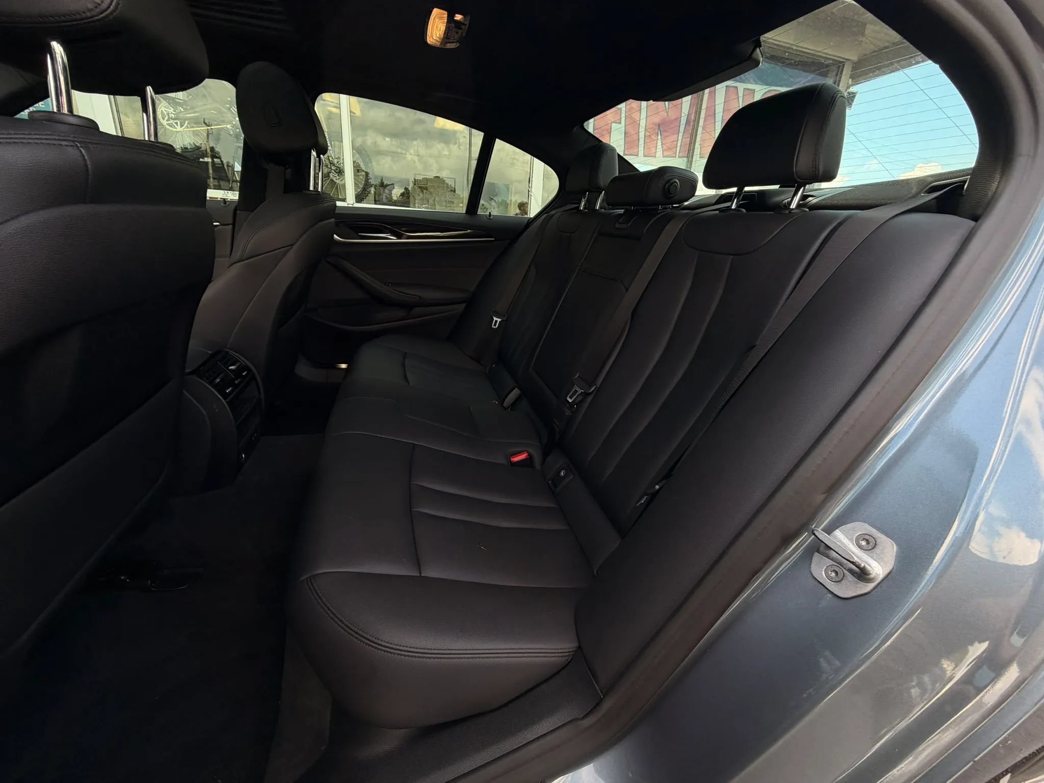 Used 2020 BMW 530i xDrive w/ Convenience Package AWD/4WD image 8