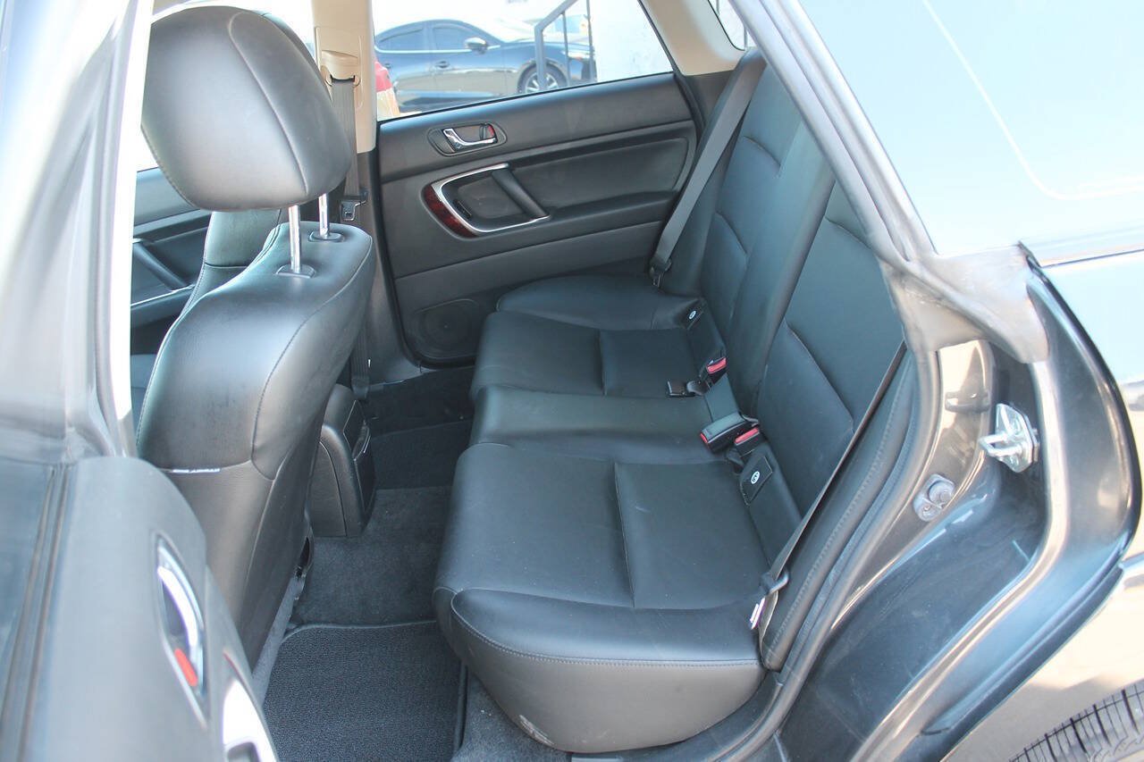 Used 2007 Subaru Outback 2.5i Limited w/ Popular Equipment Group 2A AWD/4WD image 27