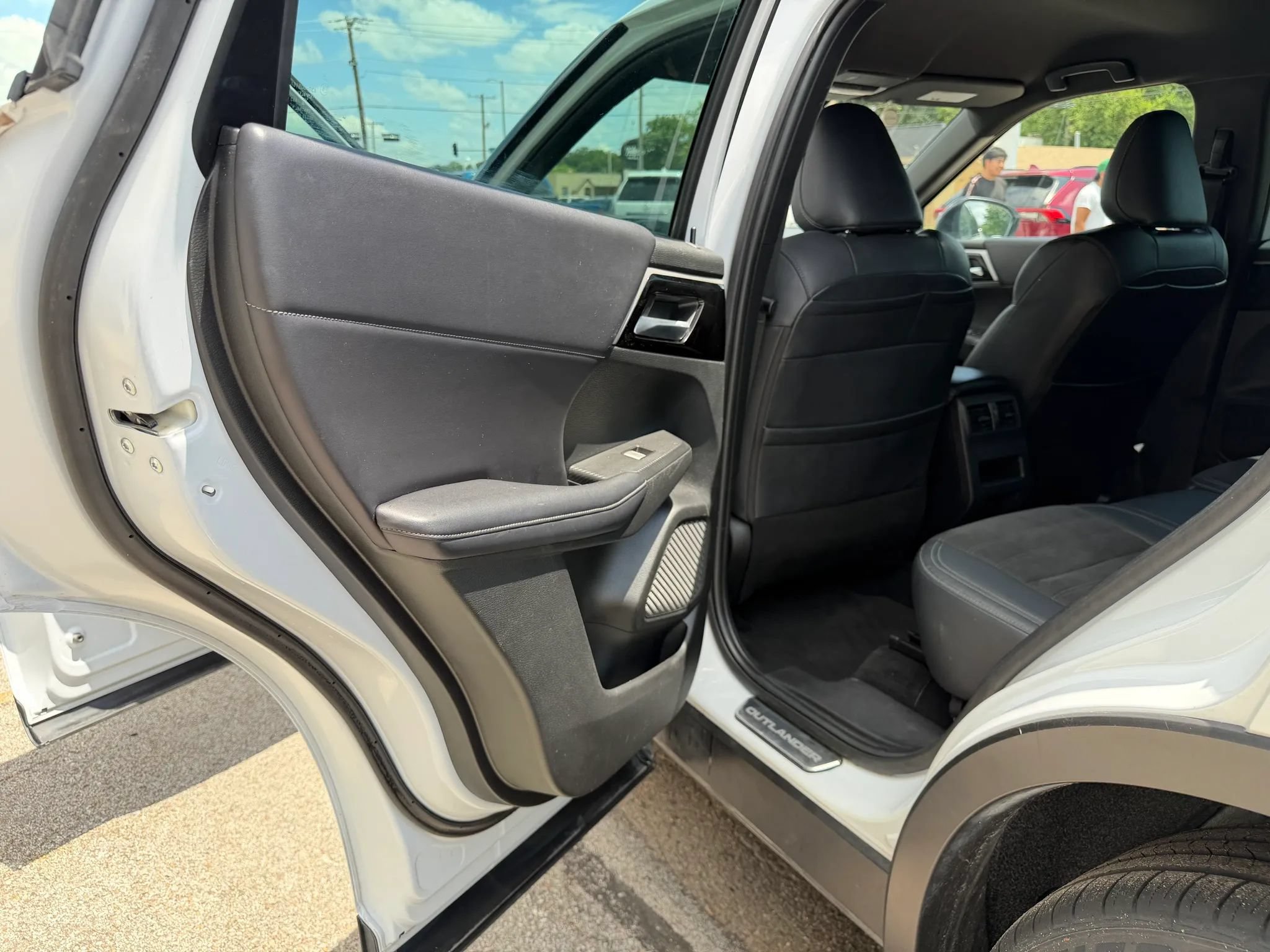Used 2023 Mitsubishi Outlander SE AWD/4WD image 26