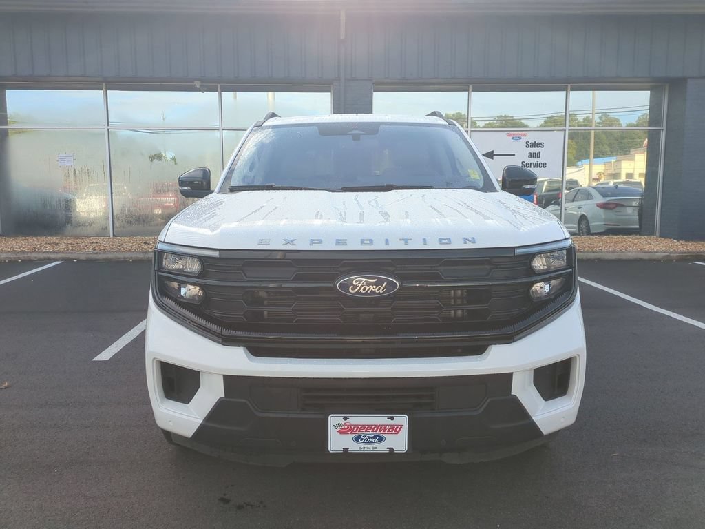 Certified 2025 Ford Expedition Active AWD/4WD image 2