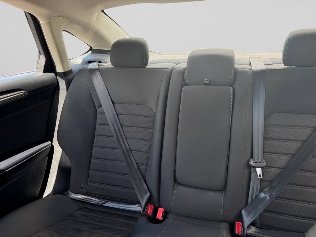 Used 2020 Ford Fusion SE AWD/4WD image 16