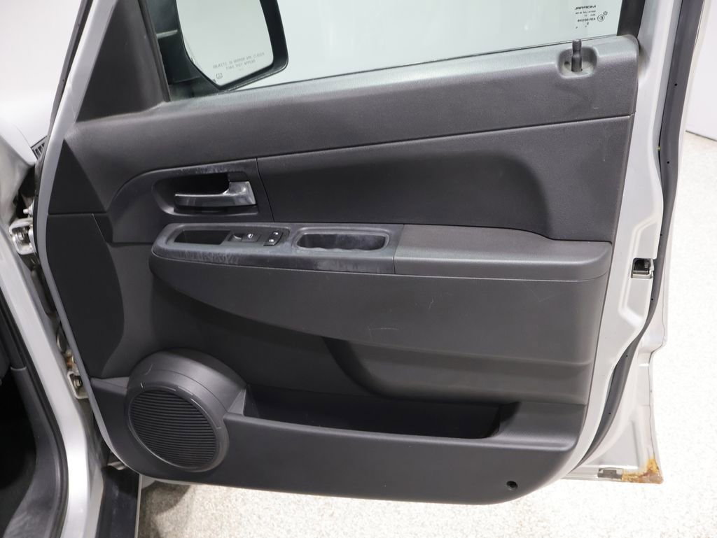 Used 2011 Jeep Liberty Sport AWD/4WD image 23