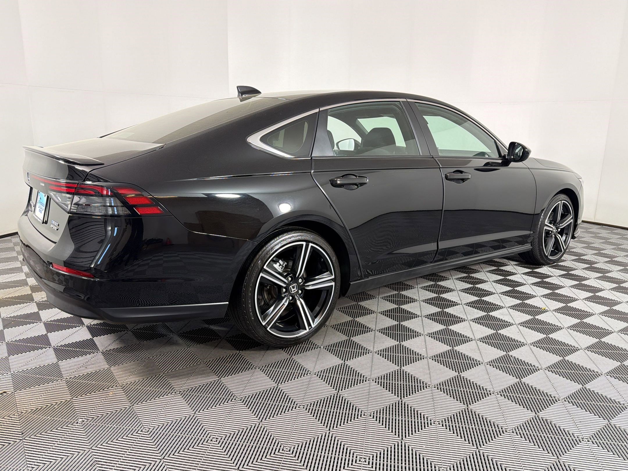 Used 2024 Honda Accord Sport image 8