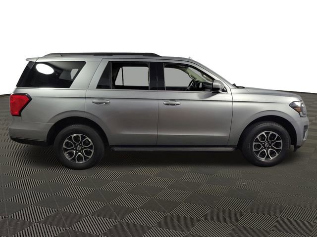 Used 2024 Ford Expedition XLT image 11