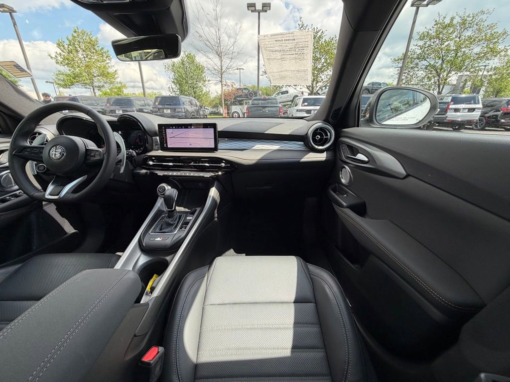 Used 2025 Alfa Romeo Tonale Veloce w/ Premium Package image 20