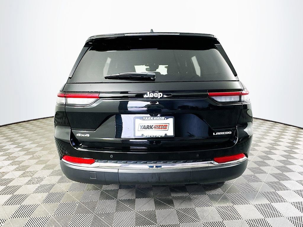 Certified 2024 Jeep Grand Cherokee Laredo w/ Luxury Tech Group I image 10