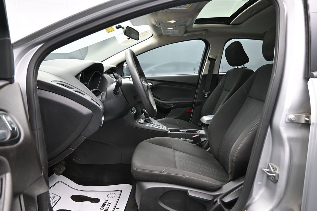 Used 2017 Ford Focus SEL w/ Interior Protection Package FWD image 9