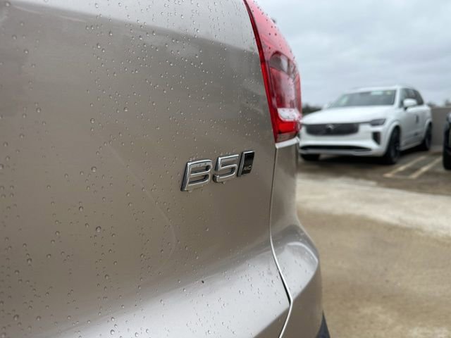 Certified 2023 Volvo XC40 B5 Plus w/ Climate Package image 39