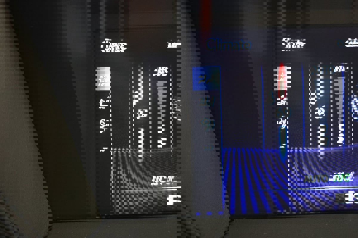 Used 2018 Lexus LC 500 Coupe w/ Performance Package image 9