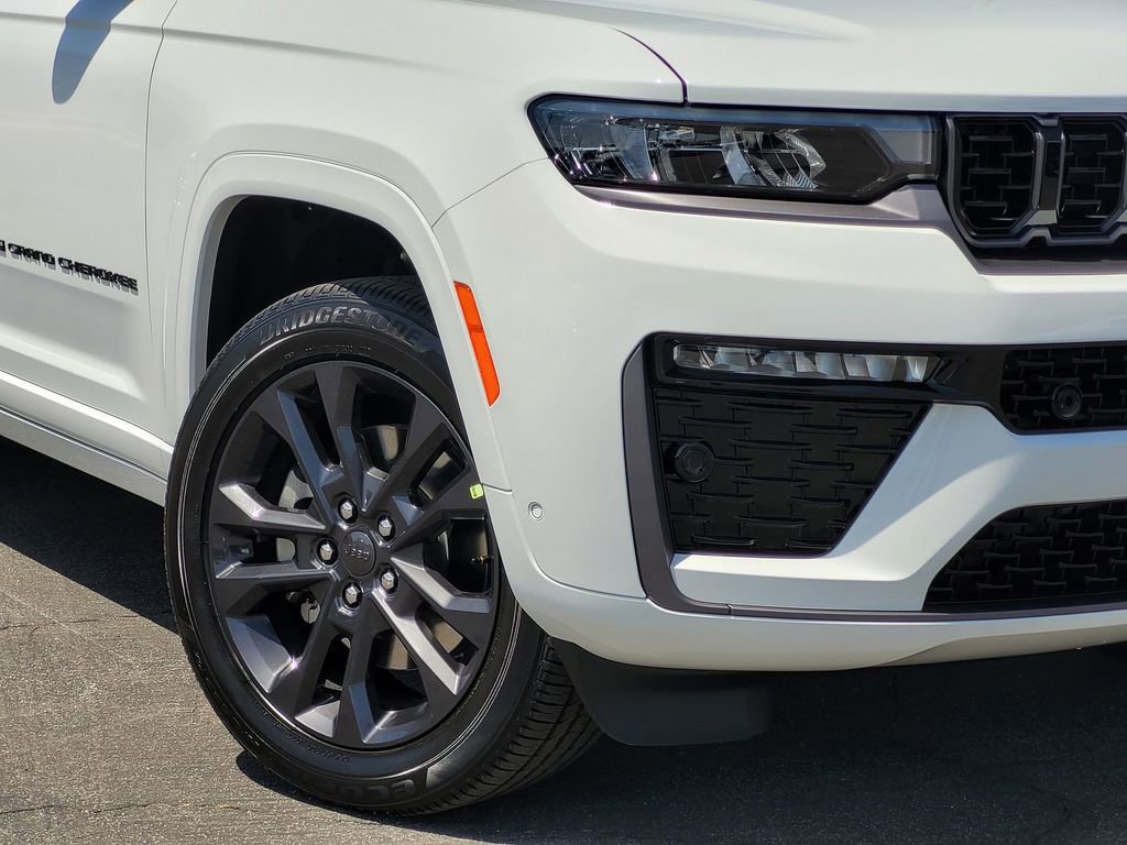 New 2026 Jeep Grand Cherokee L Limited AWD/4WD image 9