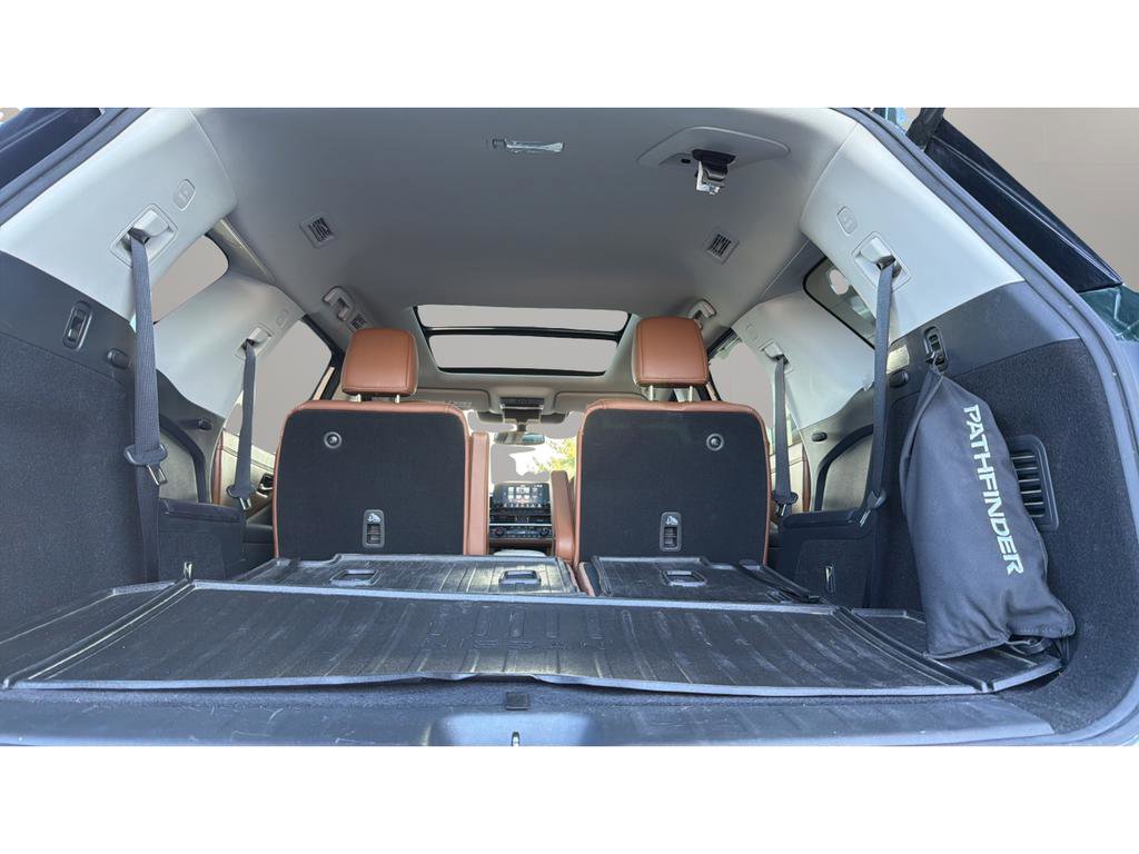 Certified 2022 Nissan Pathfinder Platinum w/ Lighting Package (N93) image 17