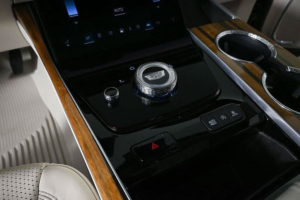 Used 2025 Cadillac Escalade Sport Platinum w/ LPO, Floor Liner Package AWD/4WD image 15