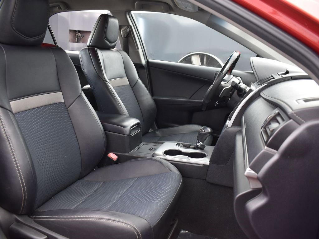 Used 2013 Toyota Camry SE image 33