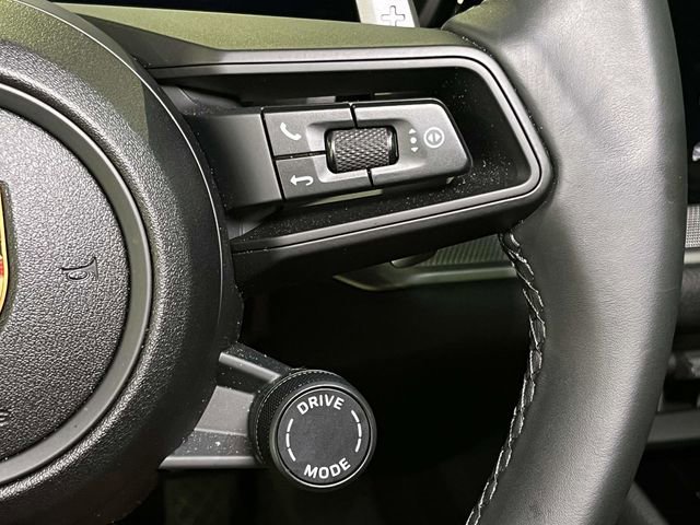 Certified 2025 Porsche Cayenne image 39