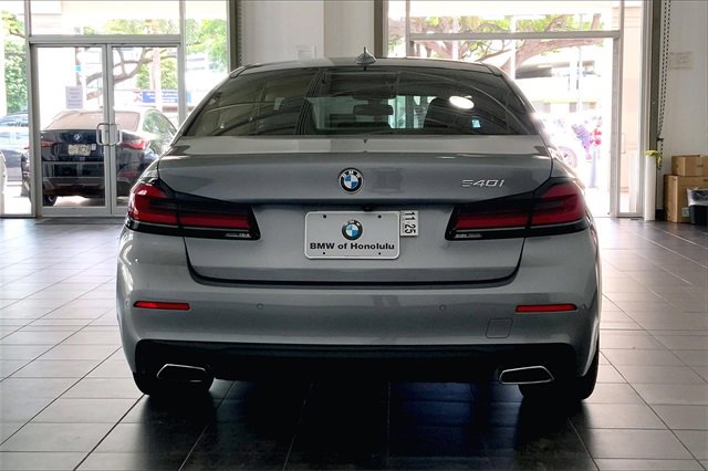 Certified 2023 BMW 540i image 4