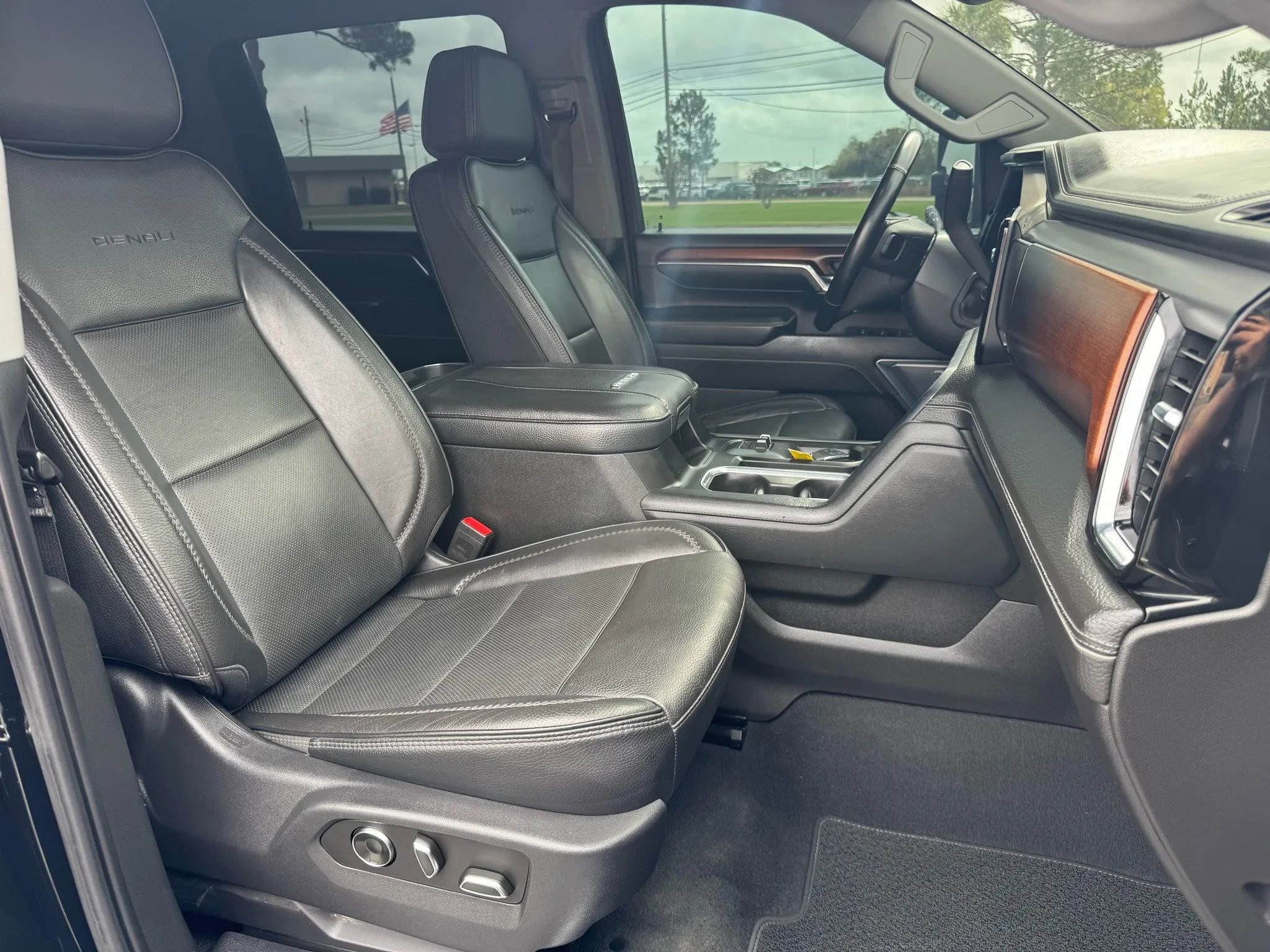 Used 2024 GMC Sierra 2500 Denali AWD/4WD image 31