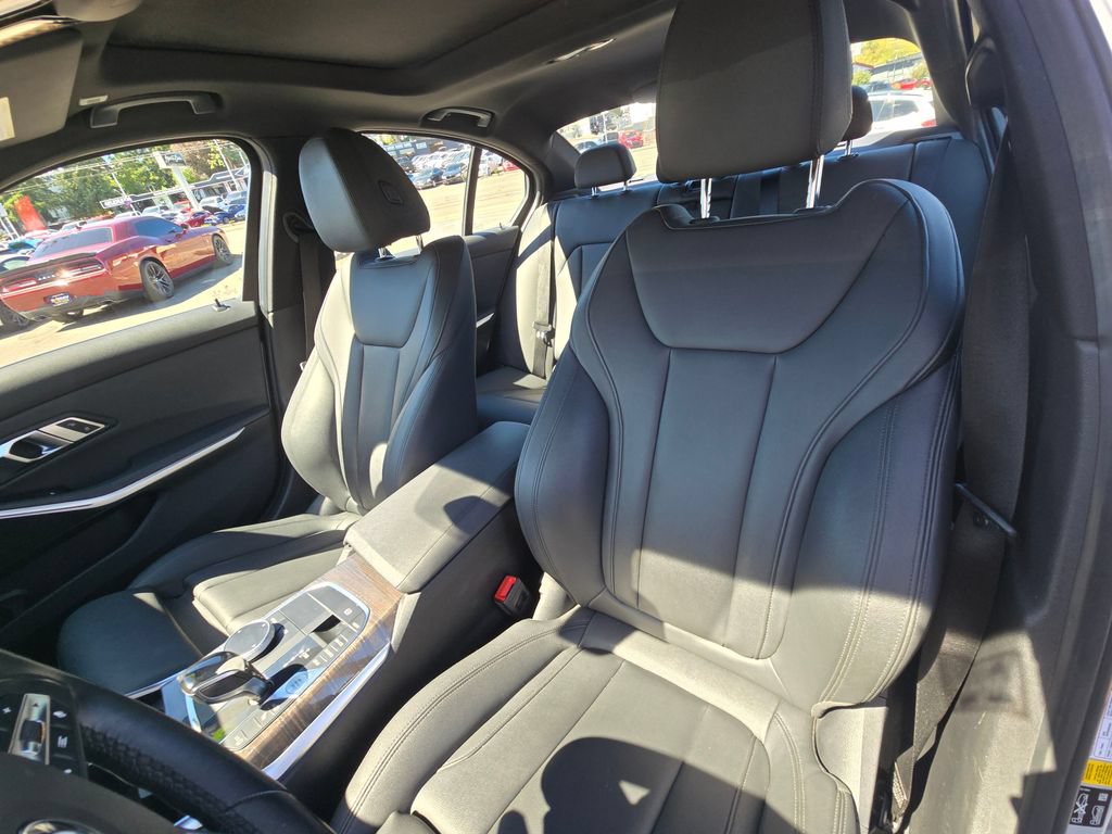 Used 2019 BMW 330i xDrive Sedan w/ Convenience Package AWD/4WD image 22
