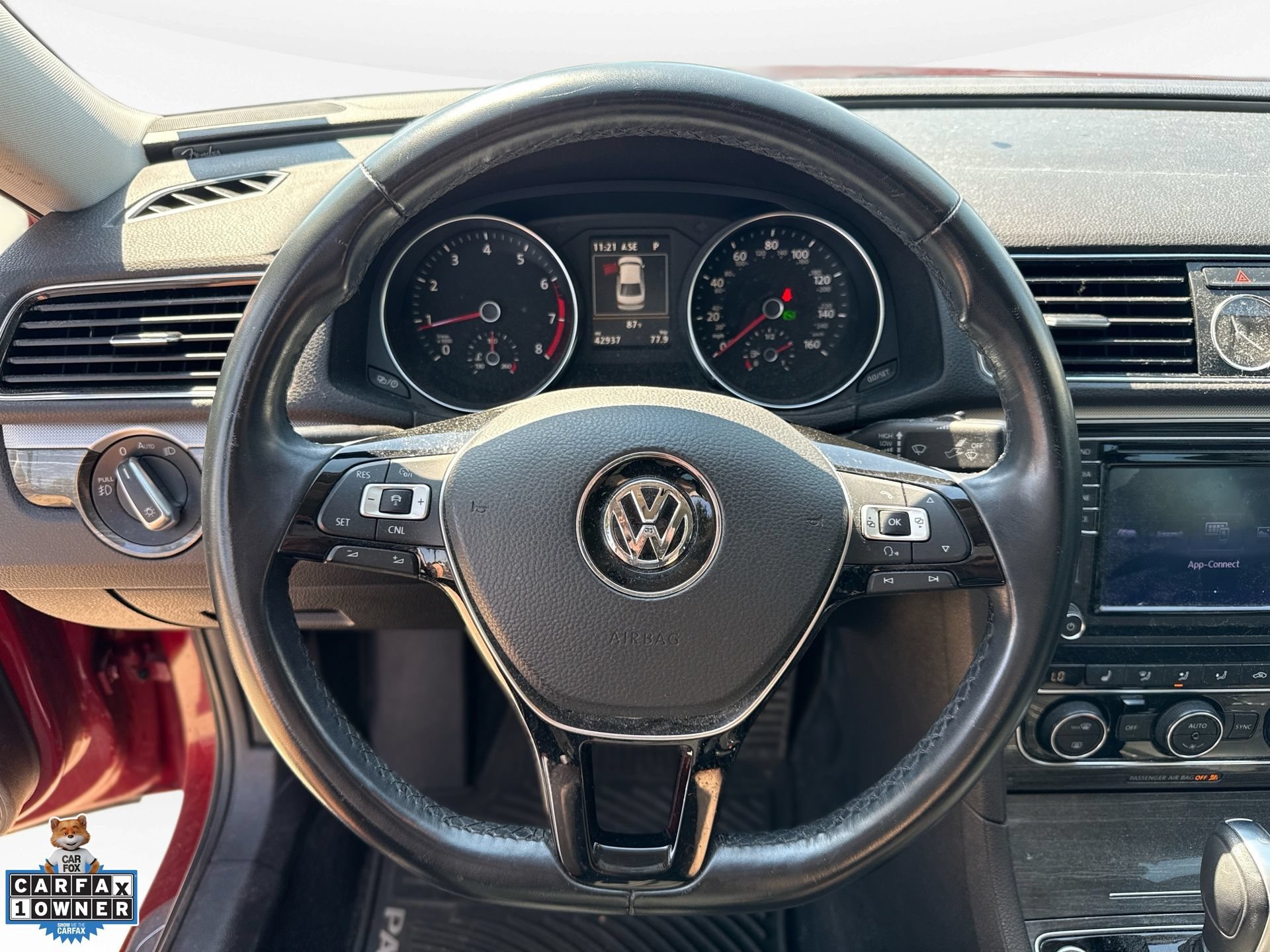 Used 2017 Volkswagen Passat 1.8T SEL Premium FWD image 12