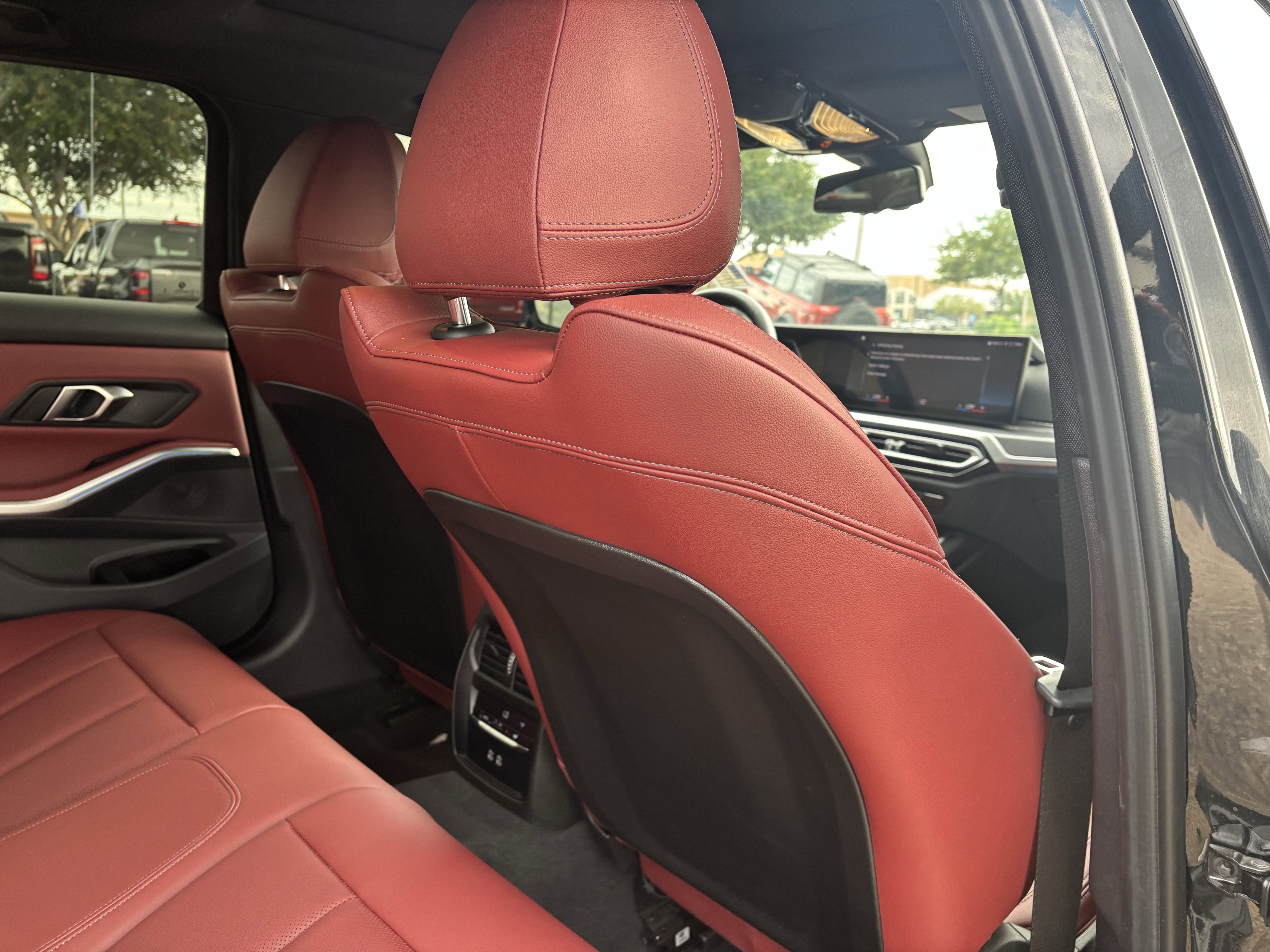 Used 2024 BMW 330i Sedan w/ M Sport Package image 26