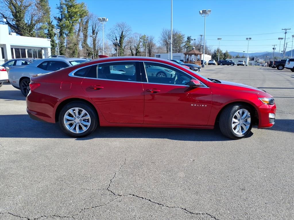 Used 2024 Chevrolet Malibu LT FWD image 2