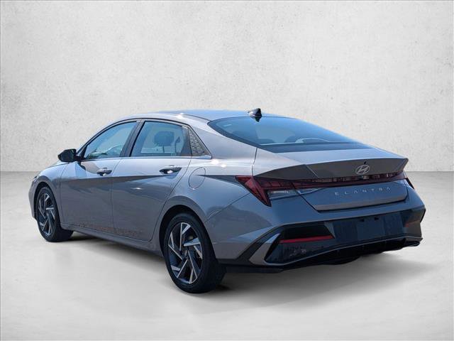 Used 2025 Hyundai Elantra SEL image 7