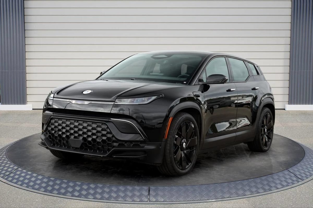 Used 2023 Fisker Ocean Extreme AWD/4WD image 3