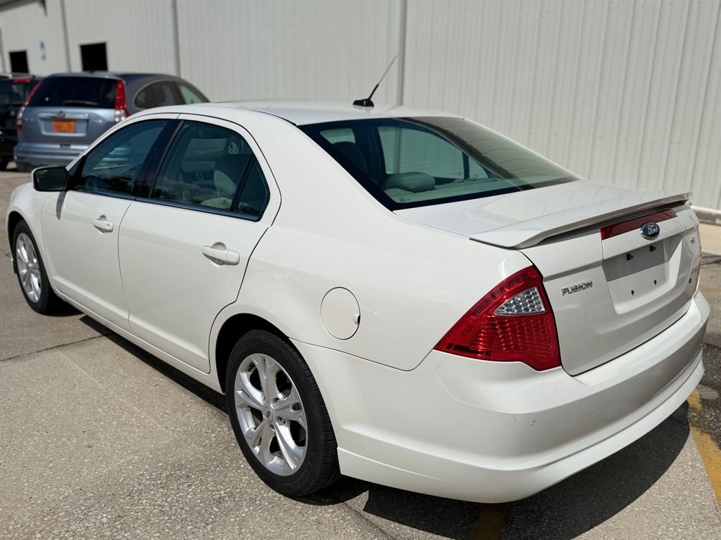Used 2012 Ford Fusion SE FWD image 3