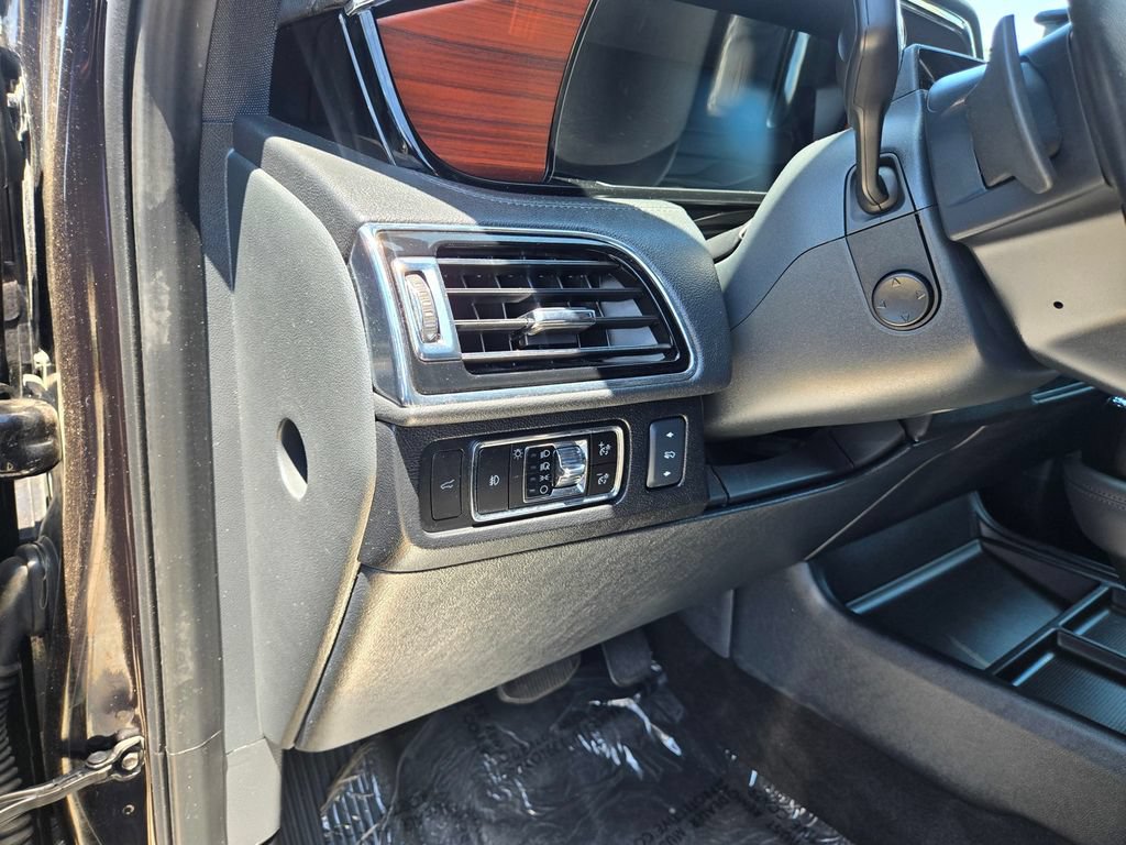 Used 2024 Lincoln Navigator Reserve AWD/4WD image 10