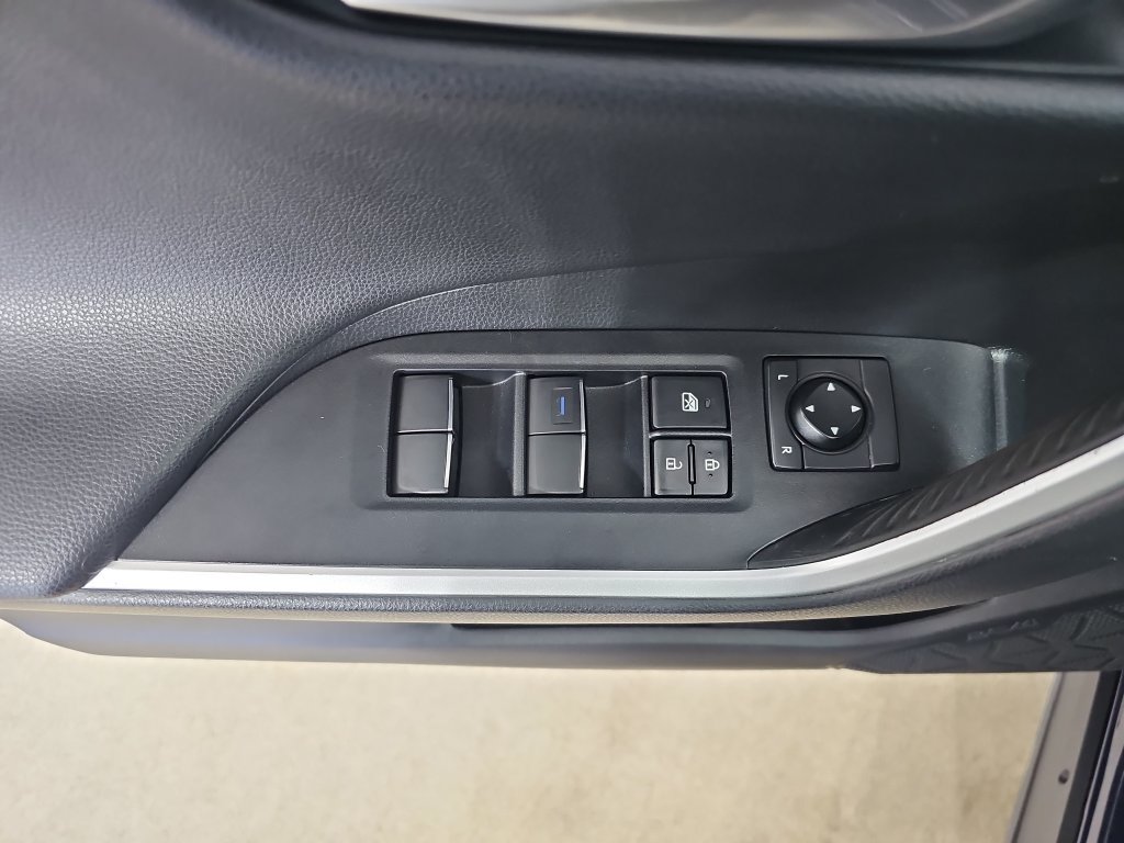 Used 2020 Toyota RAV4 XSE AWD/4WD image 34