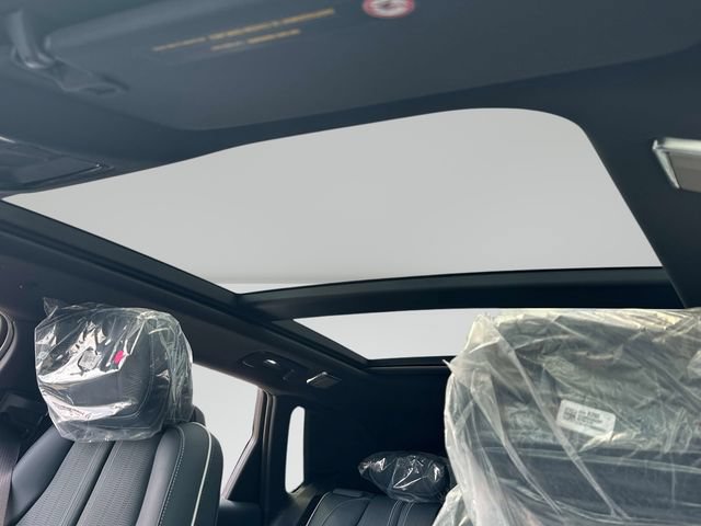 New 2026 Cadillac Lyriq Signature Sport w/ Nappa Leather Package AWD/4WD image 9