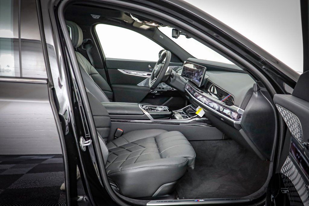 New 2026 BMW i7 xDrive60 w/ Executive Package AWD/4WD image 21