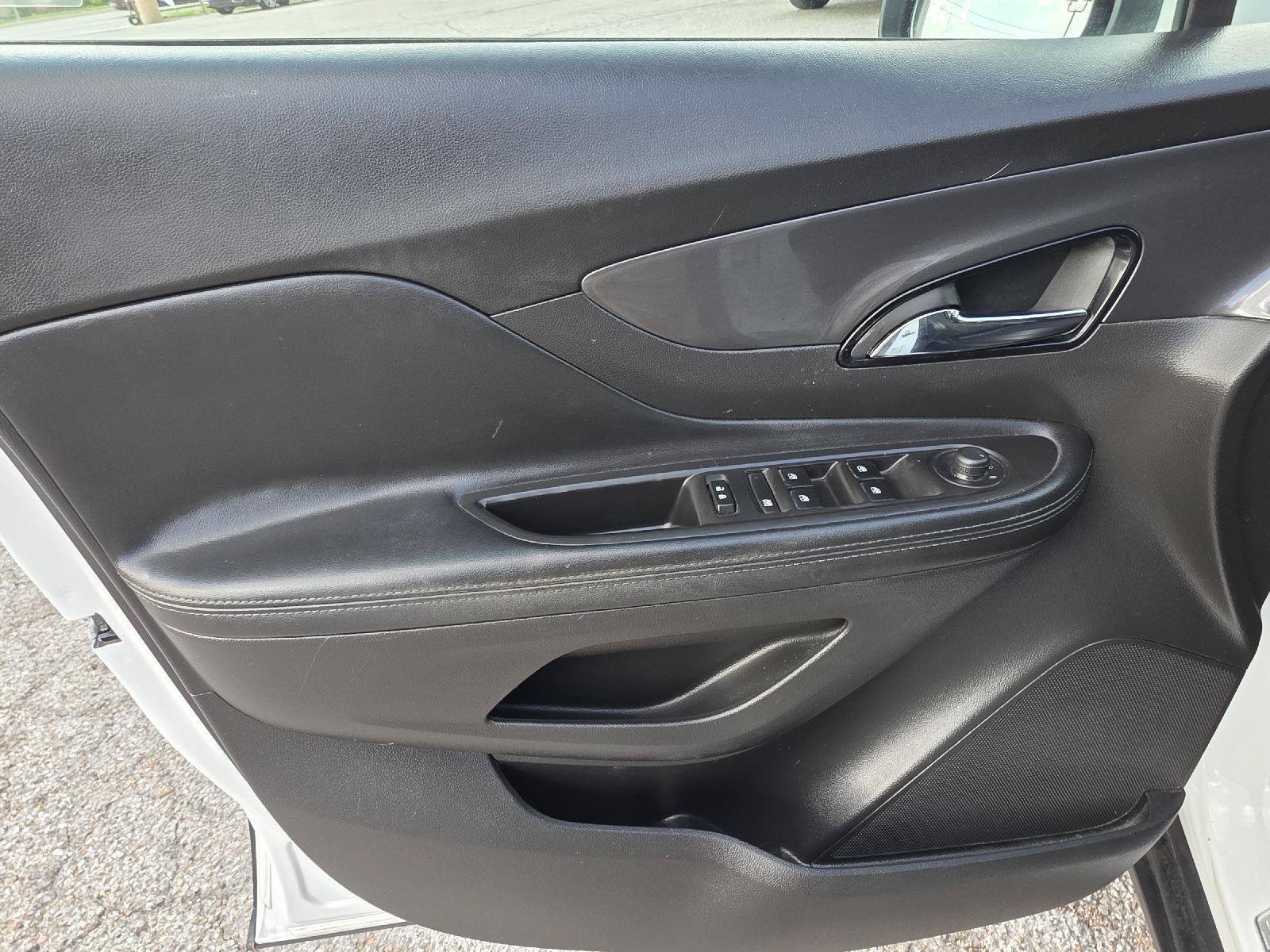 Used 2020 Buick Encore Preferred FWD image 35